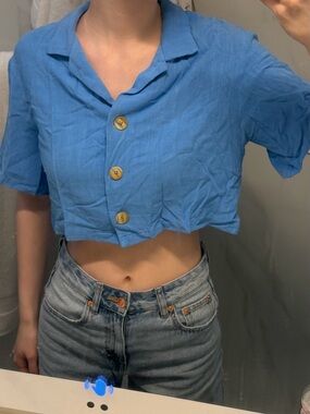 Blue Cropped Button-Up Shirt – Lightweight Vacation Blouse (Size S)